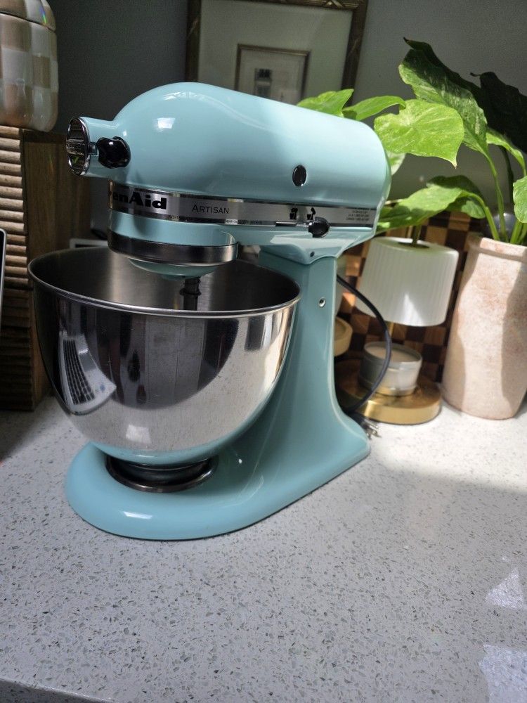 KitchenAid Artisan Series 5 Quart Stand Mixer - Aqua Sky - photo 3