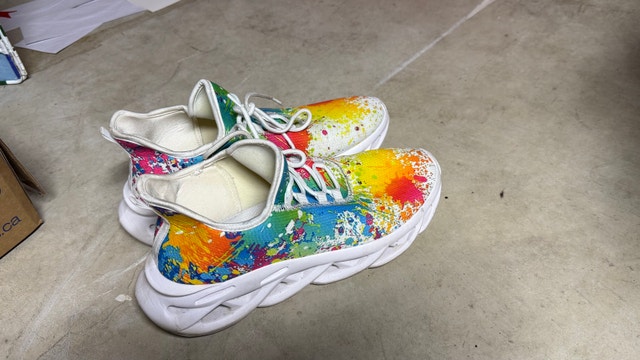 Size 12 Tie Dye Shoes - photo 2