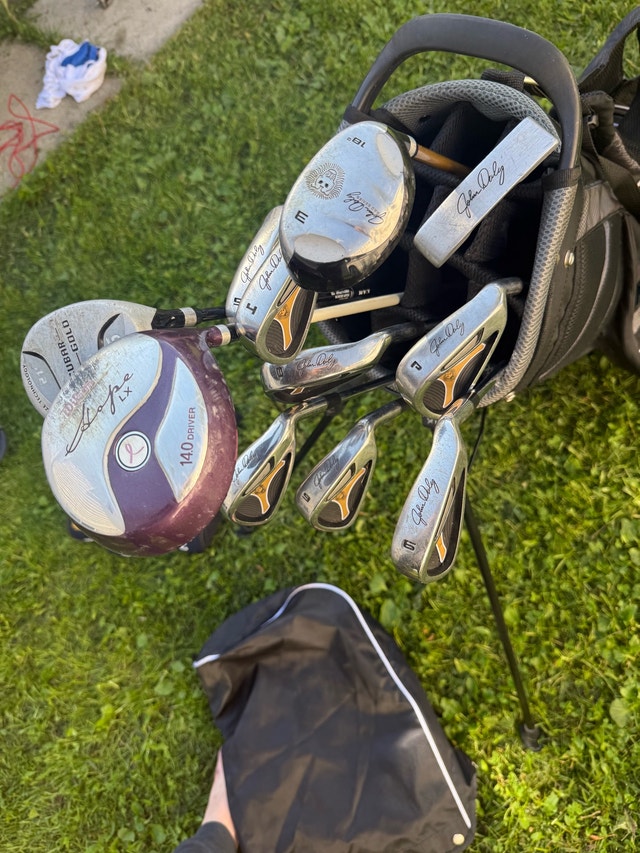 Jon Daley Golf Clubs with Breast Cancer Driver - photo 2