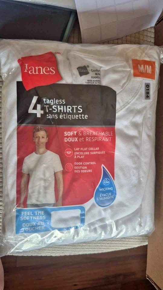 Hanes 4-Pack Tagless T-Shirts Size Medium sku 0184