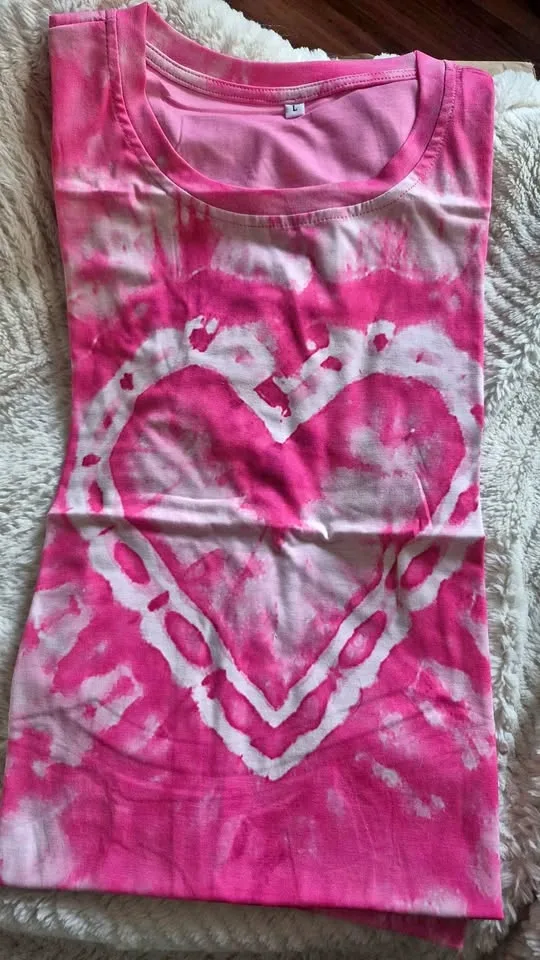 Pink Tie-Dye Heart t shirt Size L sku 0178