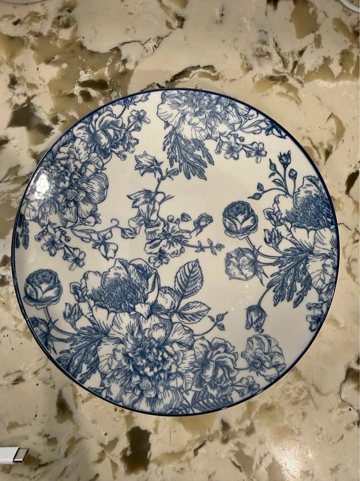 Cute blue floral plates - set of 4