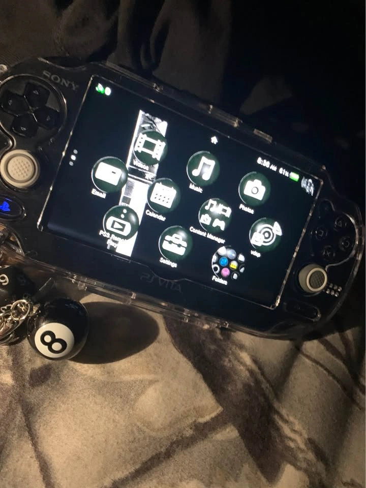 PS Vita (1000) Bundle - photo 3