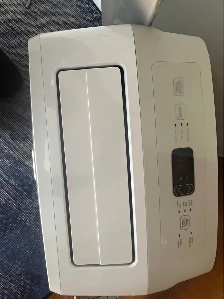 LG Portable Air Conditioner - 6K BTU - Like New - photo 2