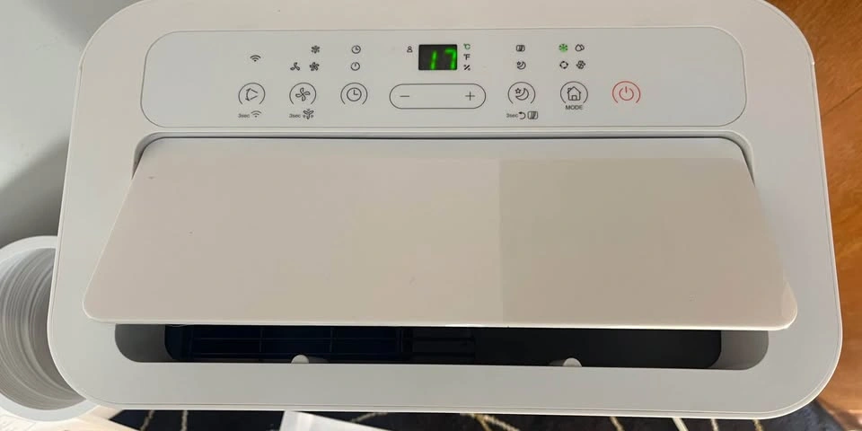 Like New Midea 14,000 BTU Portable AC – Blows Ice Cold - photo 3