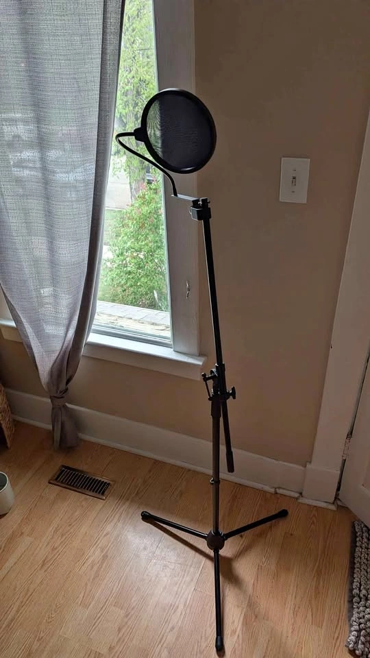 Mic Stand with Double Nylon Screen Pop Filter