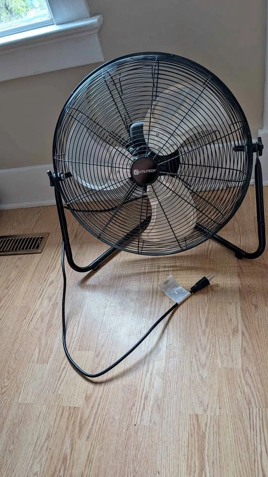 Utilitech Black Metal High Velocity Floor Fan