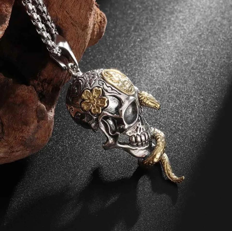 Cool skull & snake necklace with gold accents - photo 2