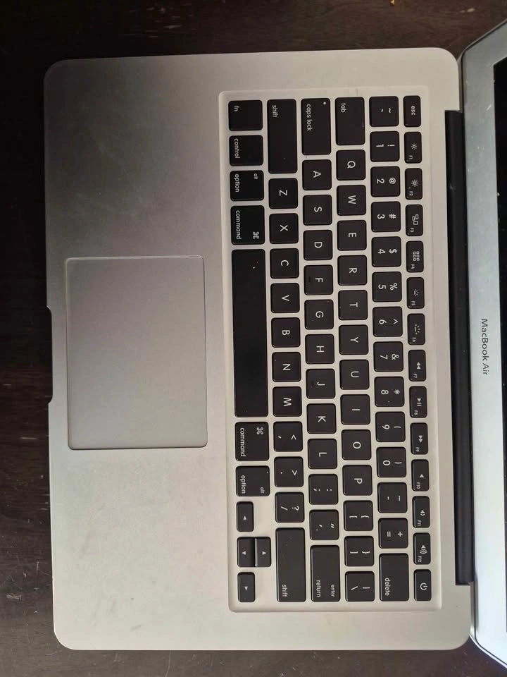 MacBook Air 13" 2017 A1466 – For Parts / No SSD / No iCloud Lock - photo 3