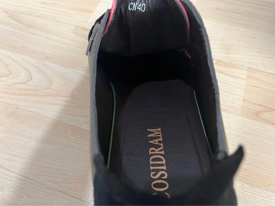 COSIDRAM Red & Black Quilted Lace-up Shoes SIZE 8 - photo 3
