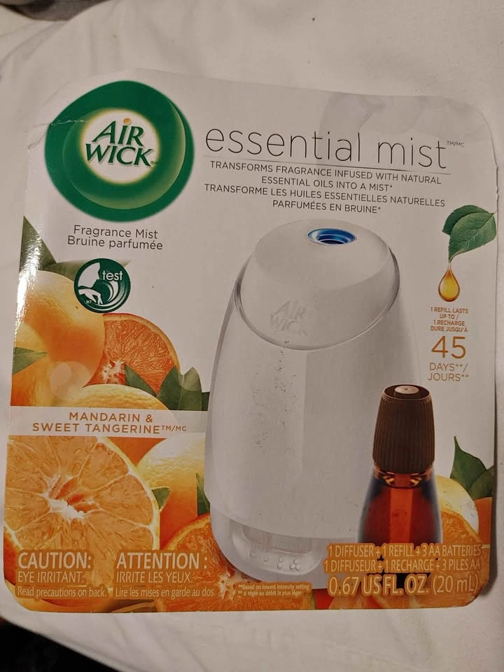 Airwick Essential Oil Starter Kit - New