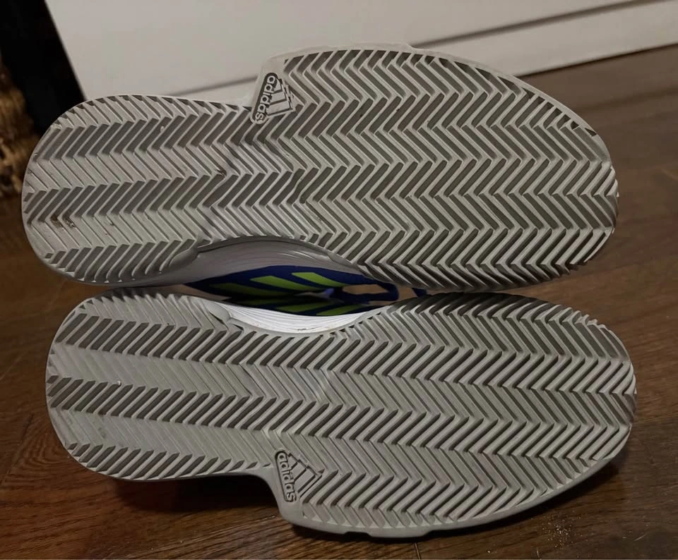 Adidas shoes Size 2 1/2 (US) - photo 3