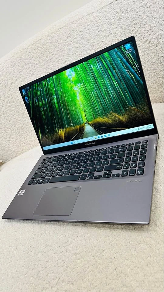 ASUS VivoBook Touchscreen Laptop – Intel i3 / Windows 11 💻👆