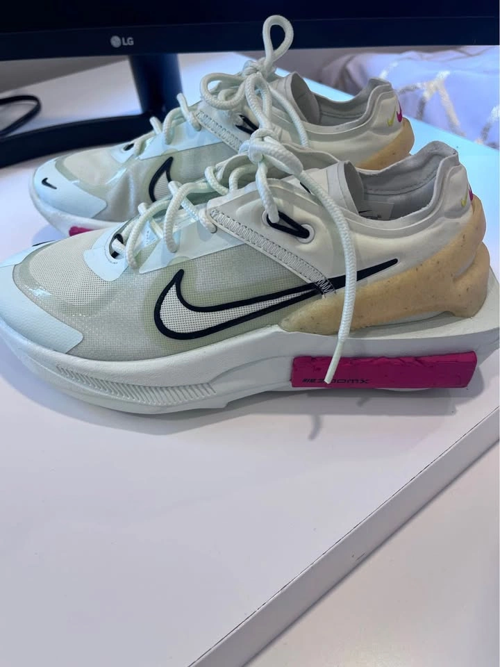 Nike women zoom