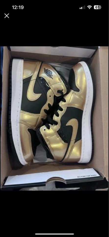 Boys size 6 Jordan one