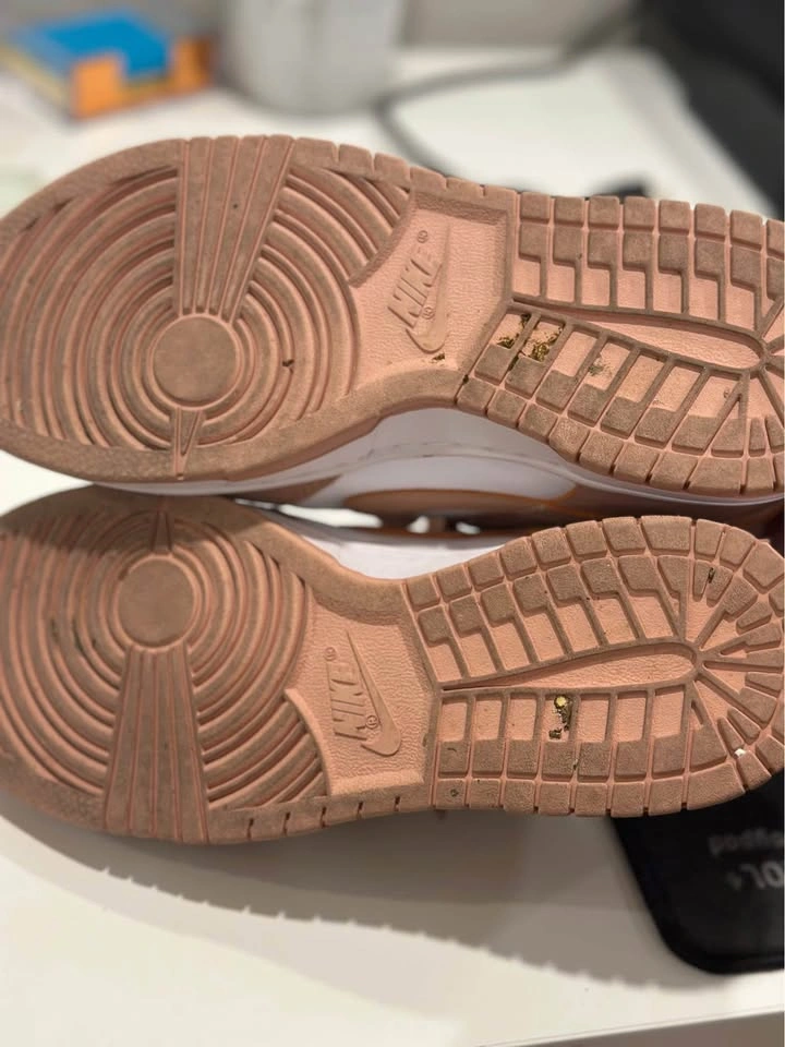 Nike Women's Dunks - photo 3