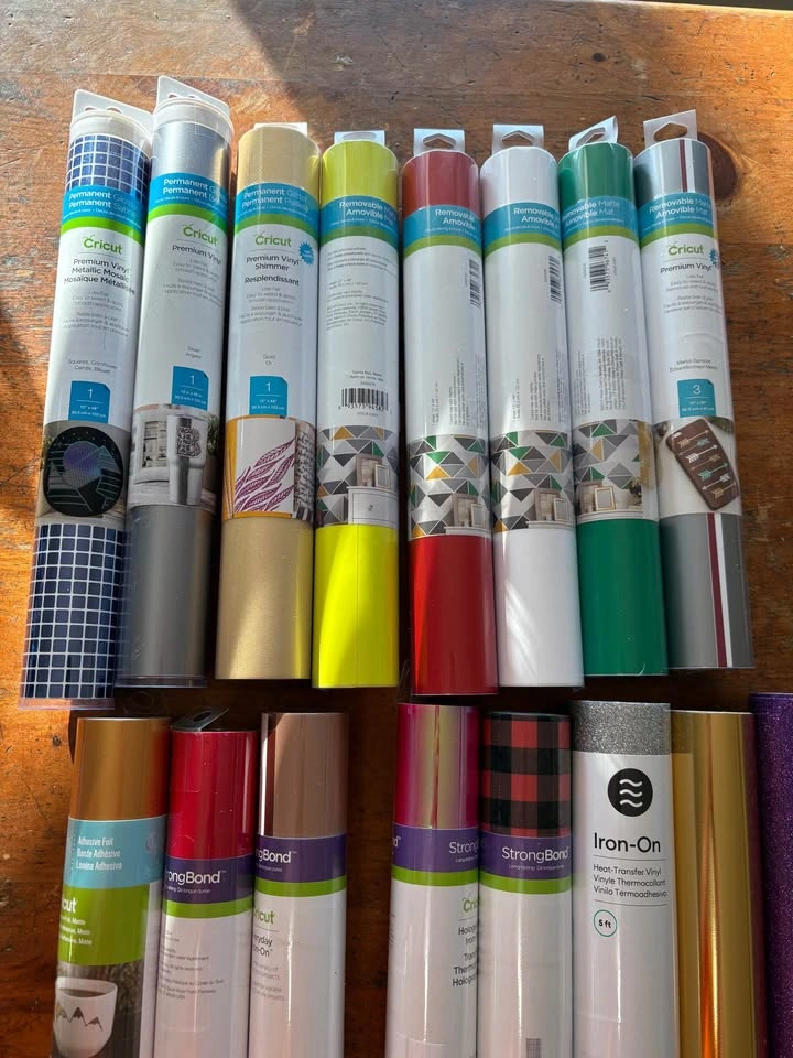 Vinyl rolls and markers - photo 2