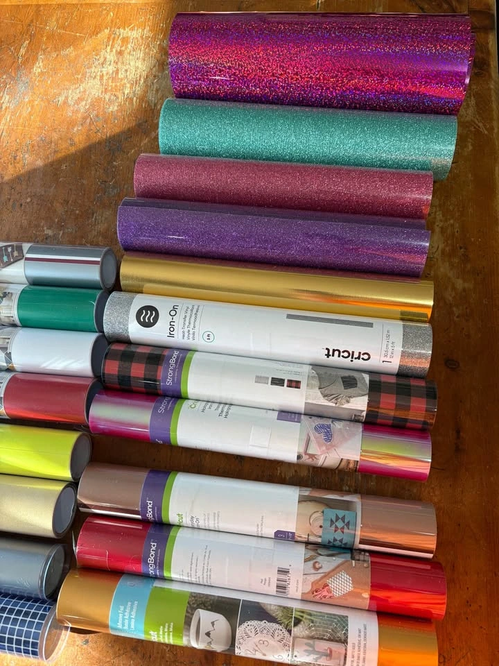 Vinyl rolls and markers - photo 4