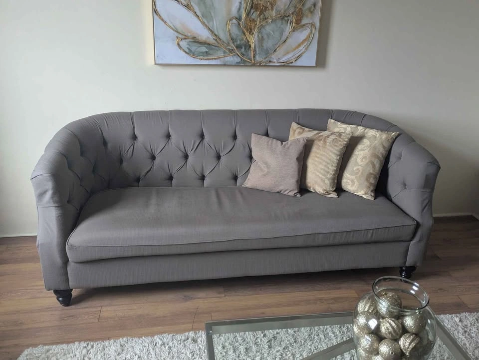 Sofa with cushions - photo 2