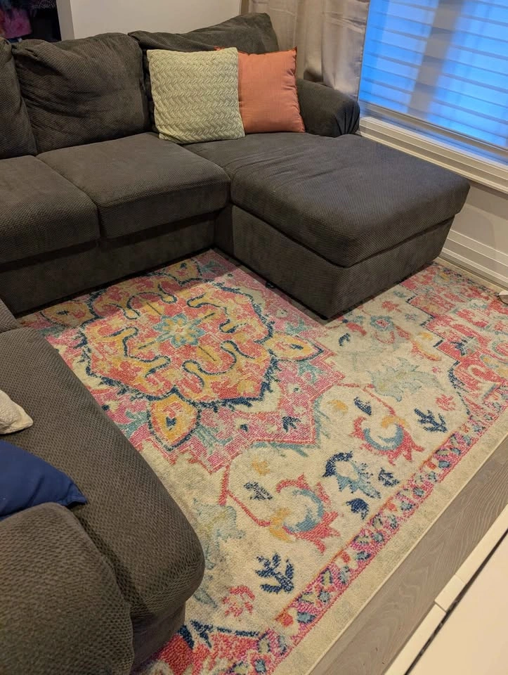 Large sectional couch - photo 4