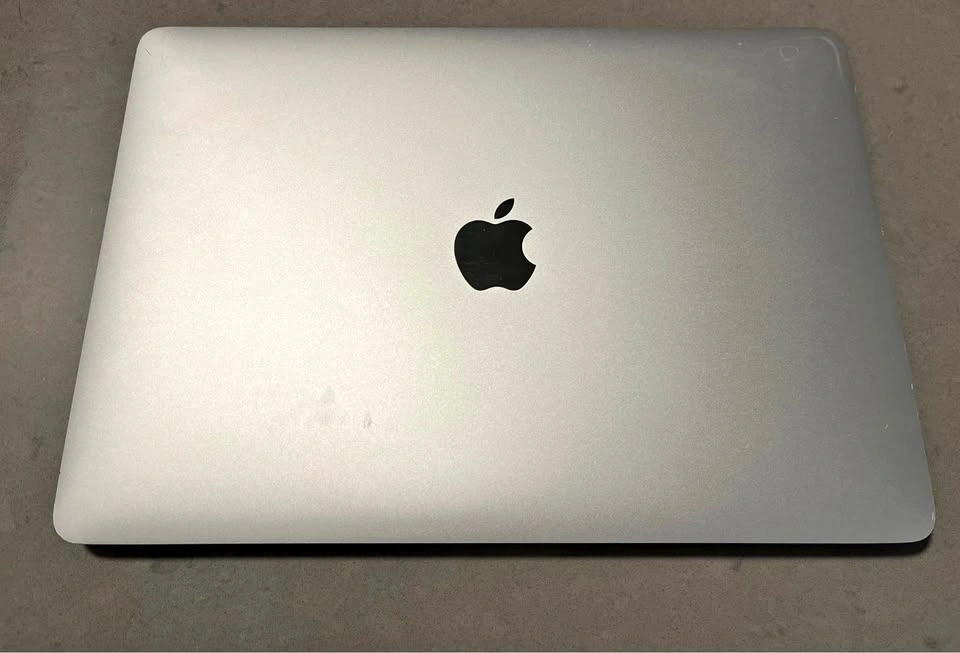 MacBook Air 13” 2018 1.6 GHz Dual Core i5 8GB
