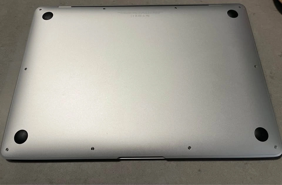 MacBook Air 13” 2018 1.6 GHz Dual Core i5 8GB - photo 2