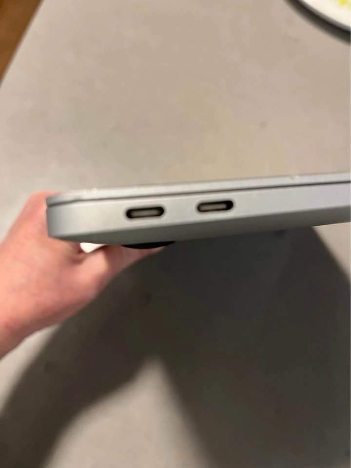 MacBook Air 13” 2018 1.6 GHz Dual Core i5 8GB - photo 3