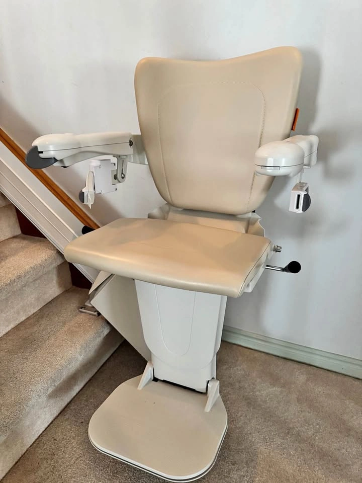 Handicare 1100 ST Stairlift Chair Lift
