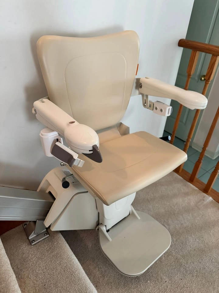 Handicare 1100 ST Stairlift Chair Lift - photo 4