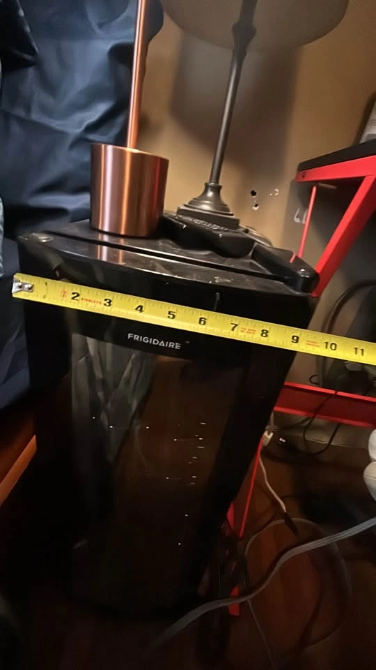 Frigidaire Wine Cooler Frig. - photo 3