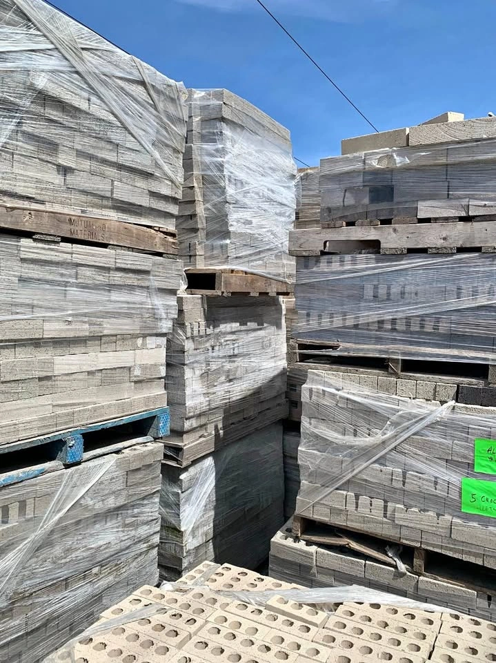 Free delivery New Concrete Cored Bricks