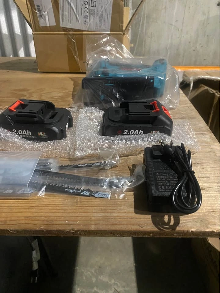 Free delivery New ONEVAN Cordless jigsaw w/ 2 Batteries & Blades - photo 3