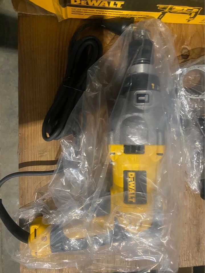 Free delivery New DeWalt DWD520 1/2-inch Dual Speed Hammer Drill - photo 2