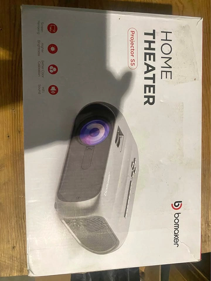 Free delivery New Bomaker Projector S5 Home Theater