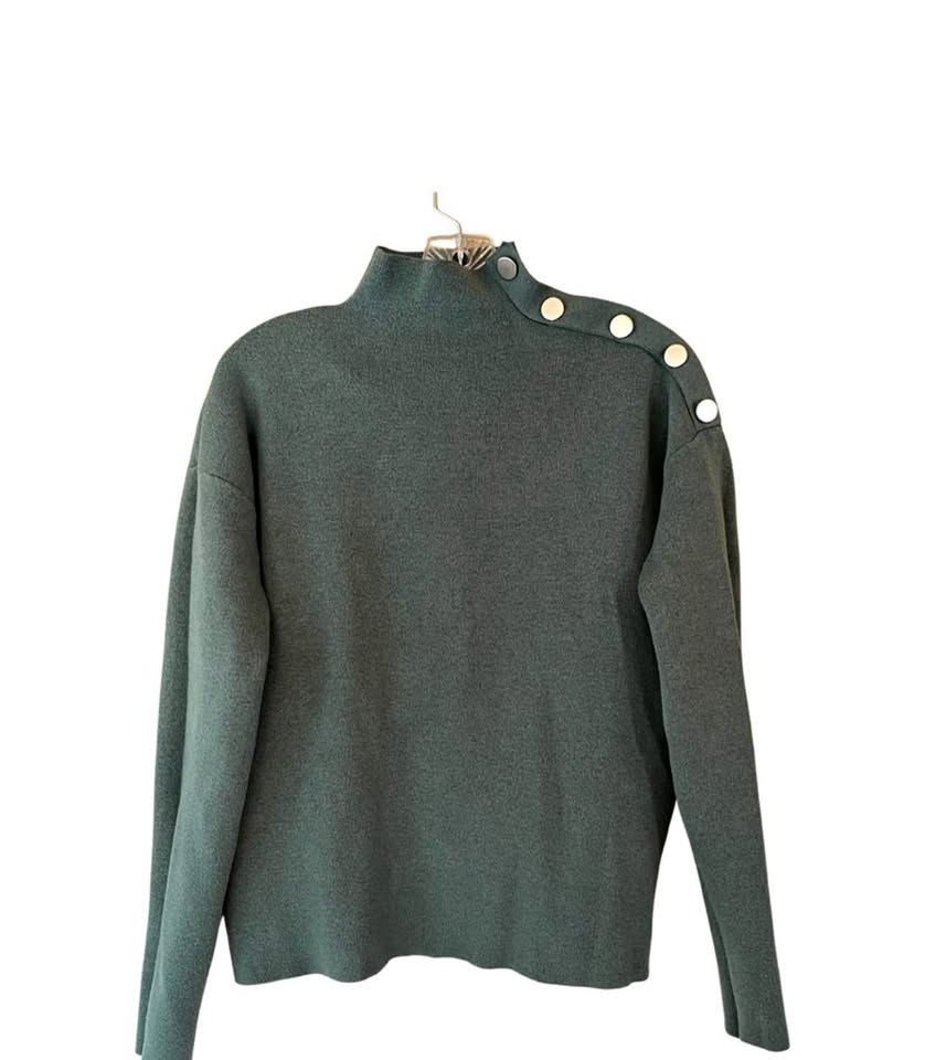 Tahari sweater