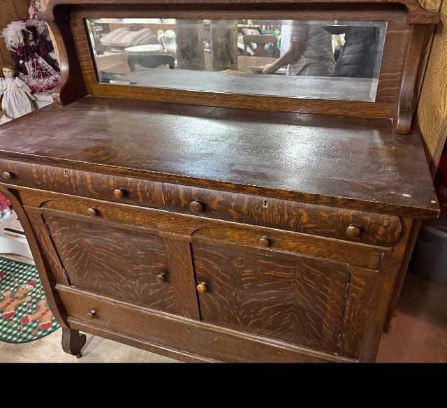 Oldie Antique Tiger Oak Hutch & Mirror