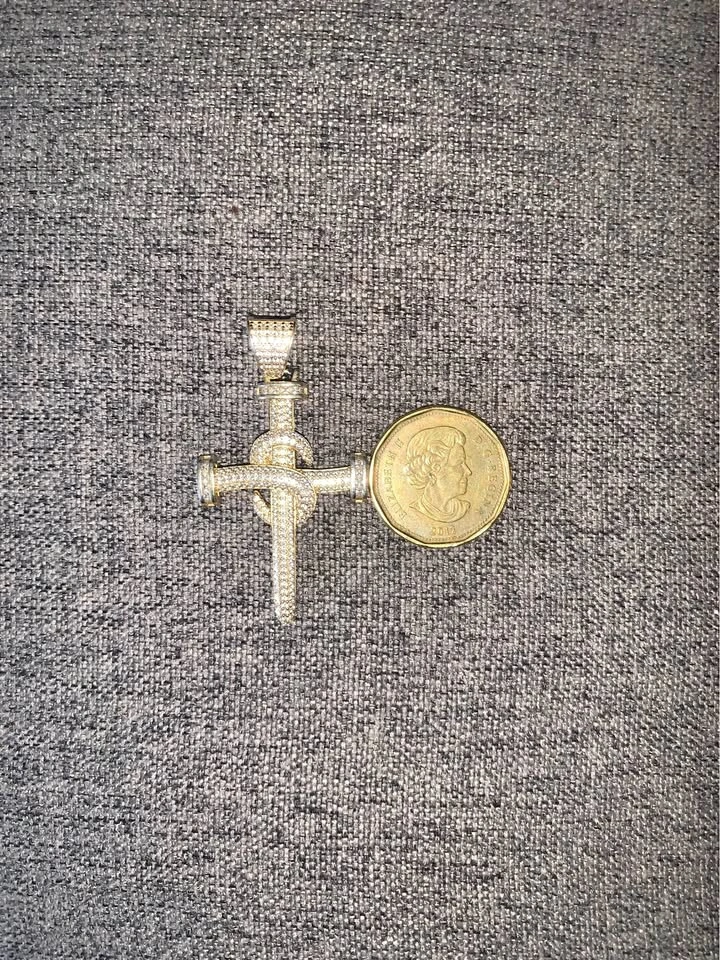 Cross pendant