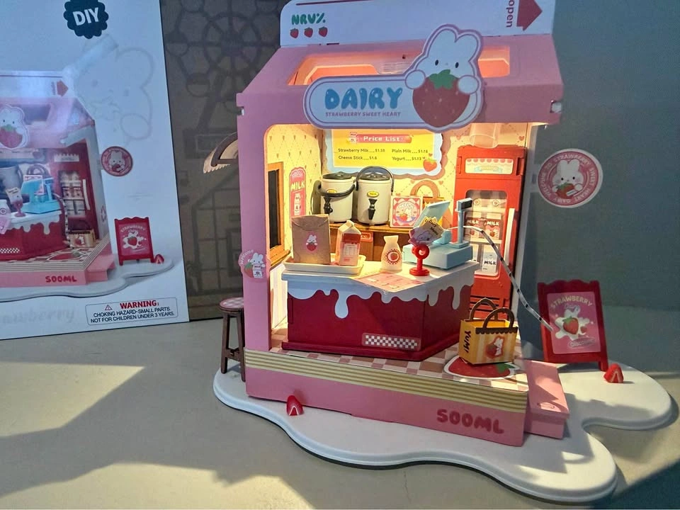Rolife DIY Miniature House Strawberry Milk Box