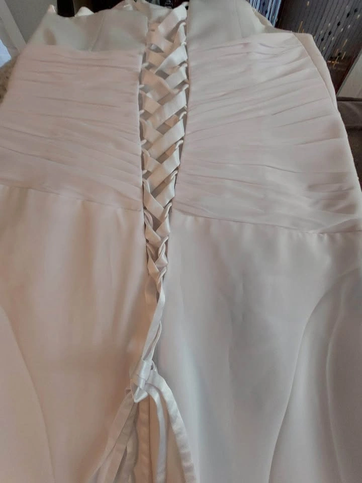 White Strapless Wedding Dress - photo 3