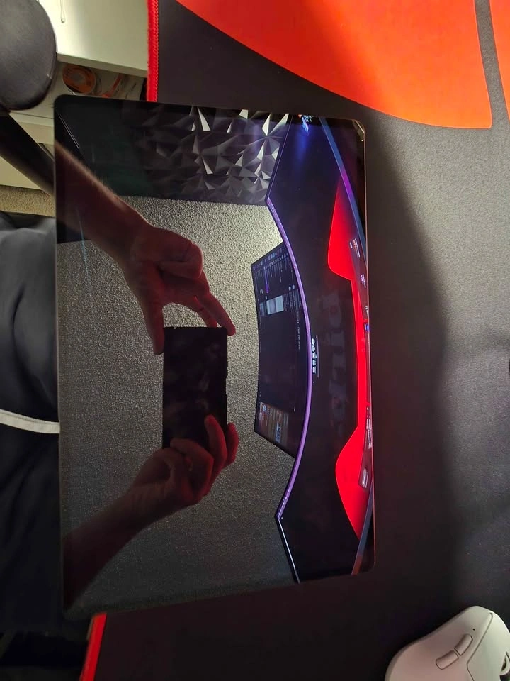 Samsung S9 Ultra broken screen - photo 2