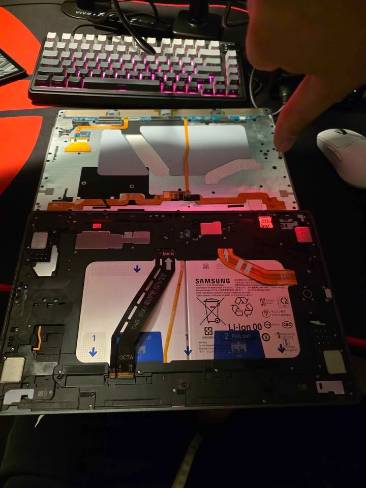 Samsung S9 Ultra broken screen - photo 3
