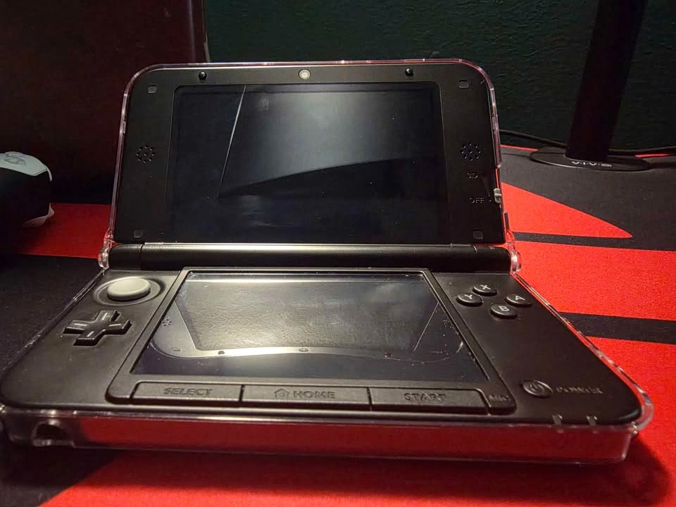 3DS XL Smash Bros Edition - photo 3