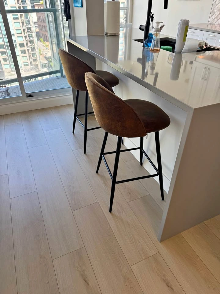 Brown Counter Stools Black Legs (2)