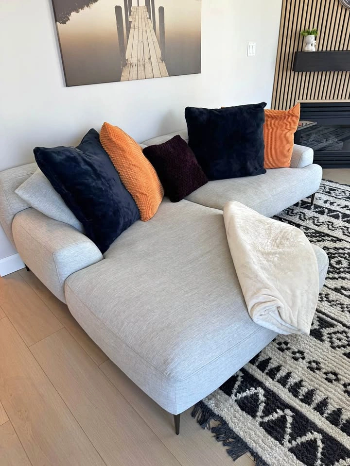 Article Abisko Sectional in Welsh Grey