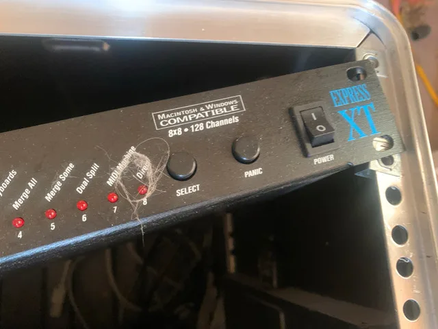 Vintage keyboard synth rack and hd case image indicator(4)