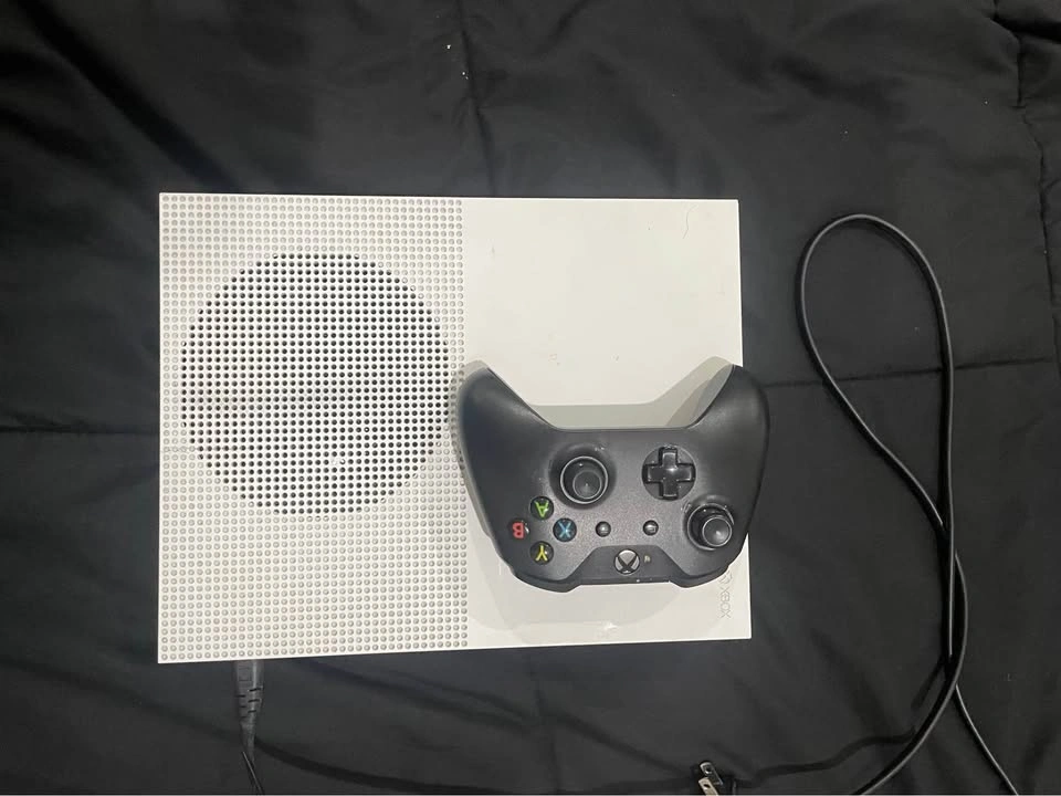 Xbox one s - photo 2