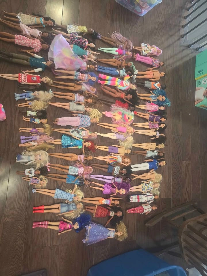 Barbie Dollhouse Bundle – Huge Set! Dollhouse, Camper, Cars & Ac - photo 2