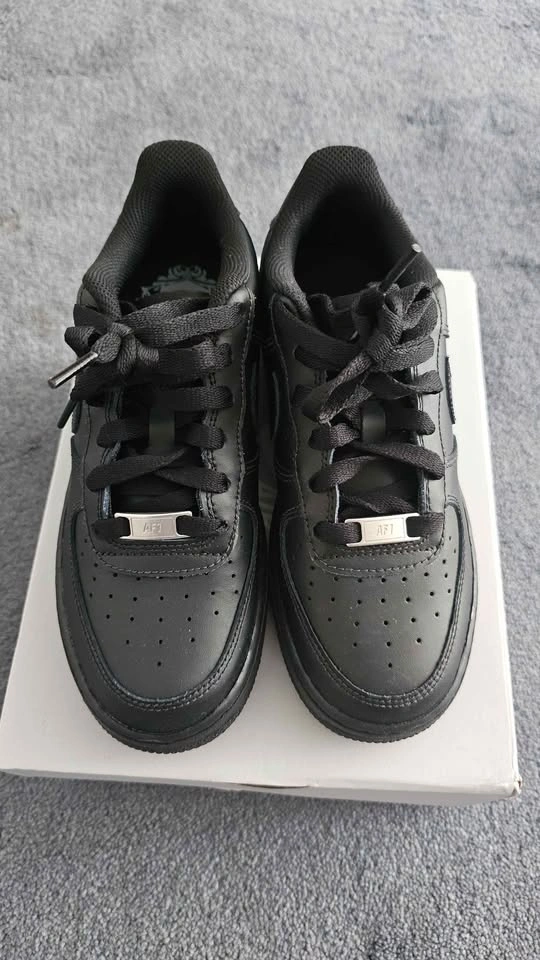 Black Air Force 1 - Size 4Y - photo 2