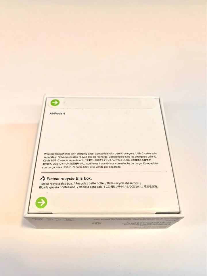 Apple AirPods 4 - photo 2