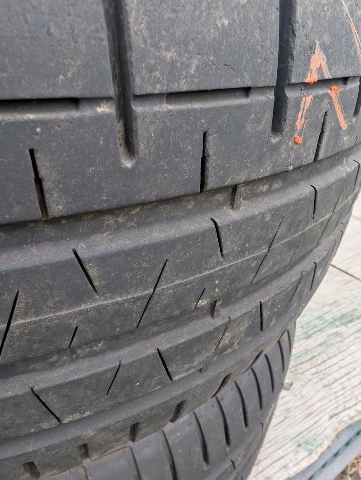 265/40R21 Pirelli P Zero Tires - Set of 2 - photo 3